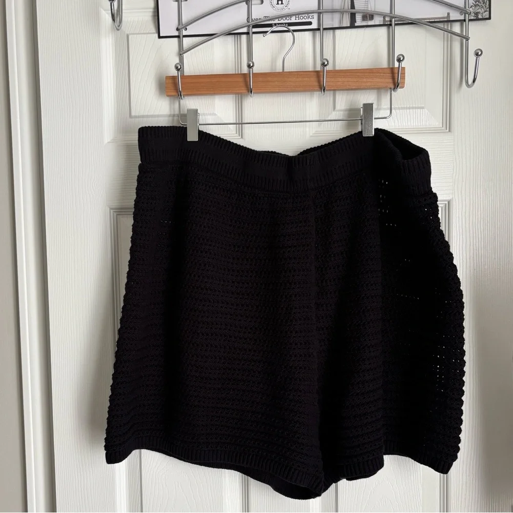 Old Navy Women’s Black Crochet Shorts‎ Size 3X